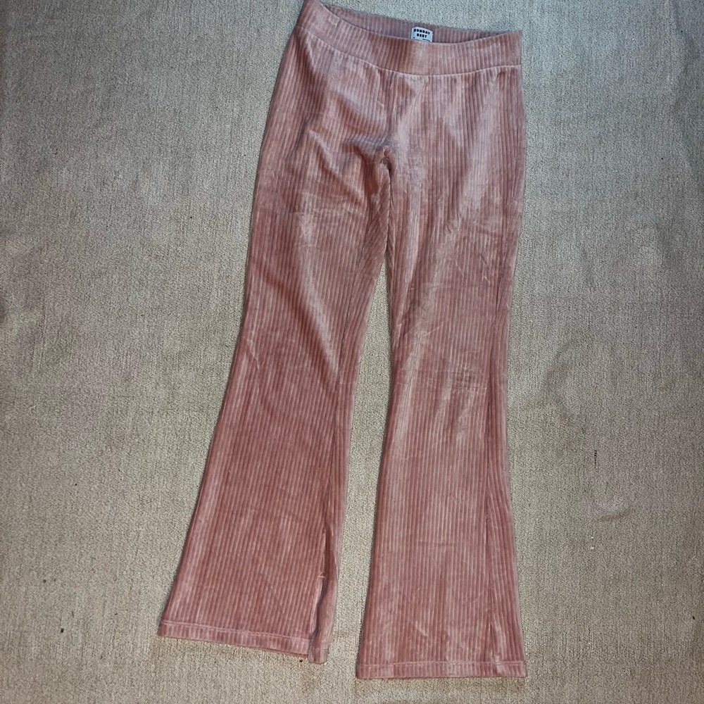 Aritzia Sunday Best OTIS Ribbed Velour Flare Leg Pants PINK